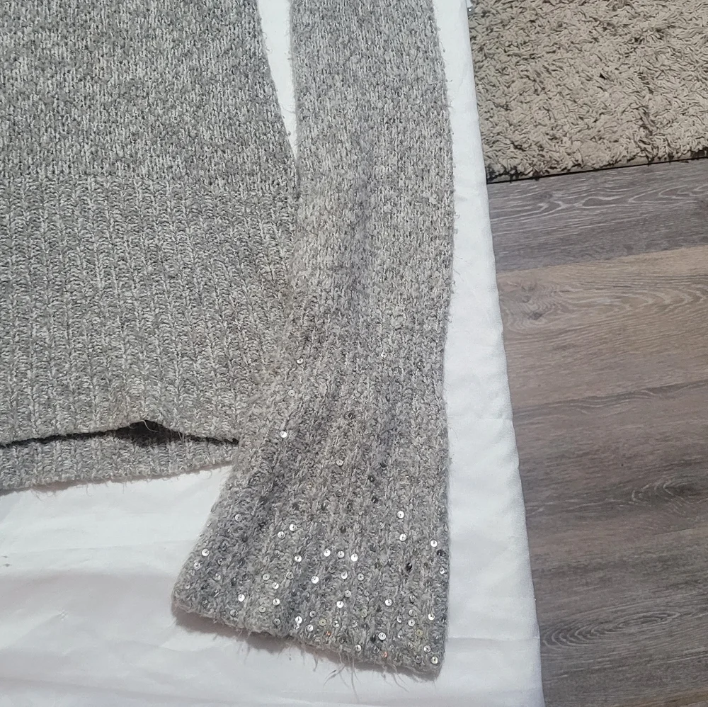 White House Black Market Off The Shoulder Knit Sweater In Light Gray Size Small - Picture 5 of 9